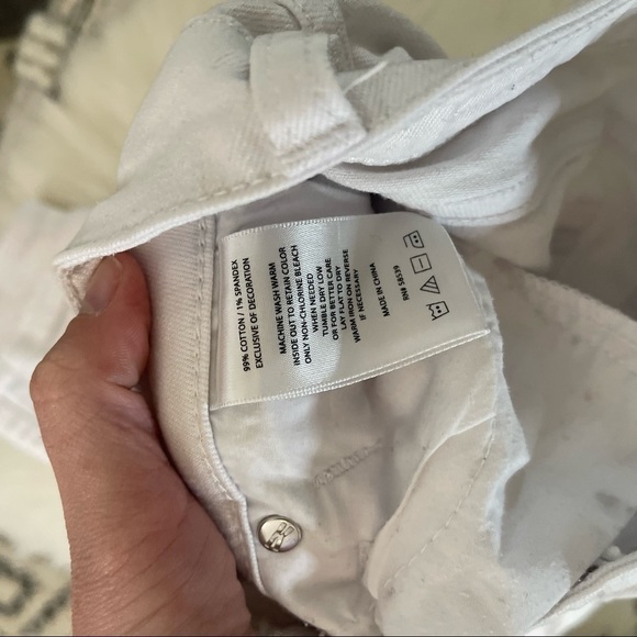 Kut from Kloth white distressed painted Catherine boyfriend jeans size 4 - Picture 2 of 5